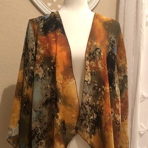 Flowing, Multicolored Topper